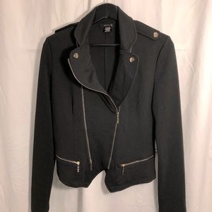 Black zipper jacket Size L Kaitlyn asymmetrical super cute